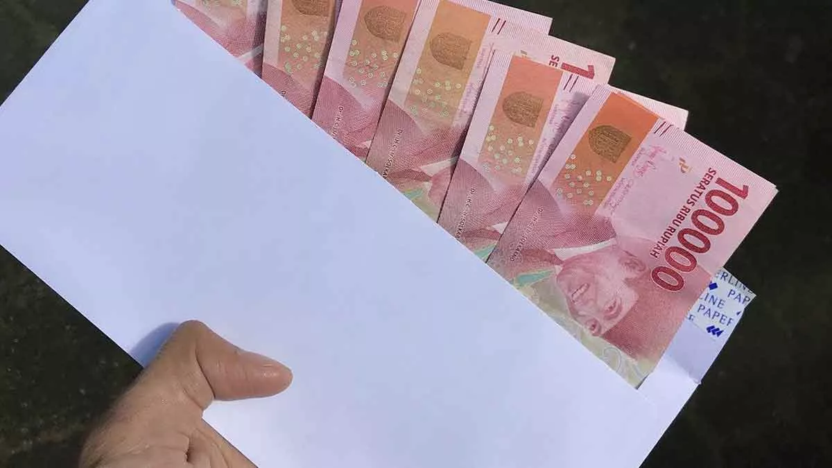 Zakat Fitrah Pakai Uang, Bolehkah?