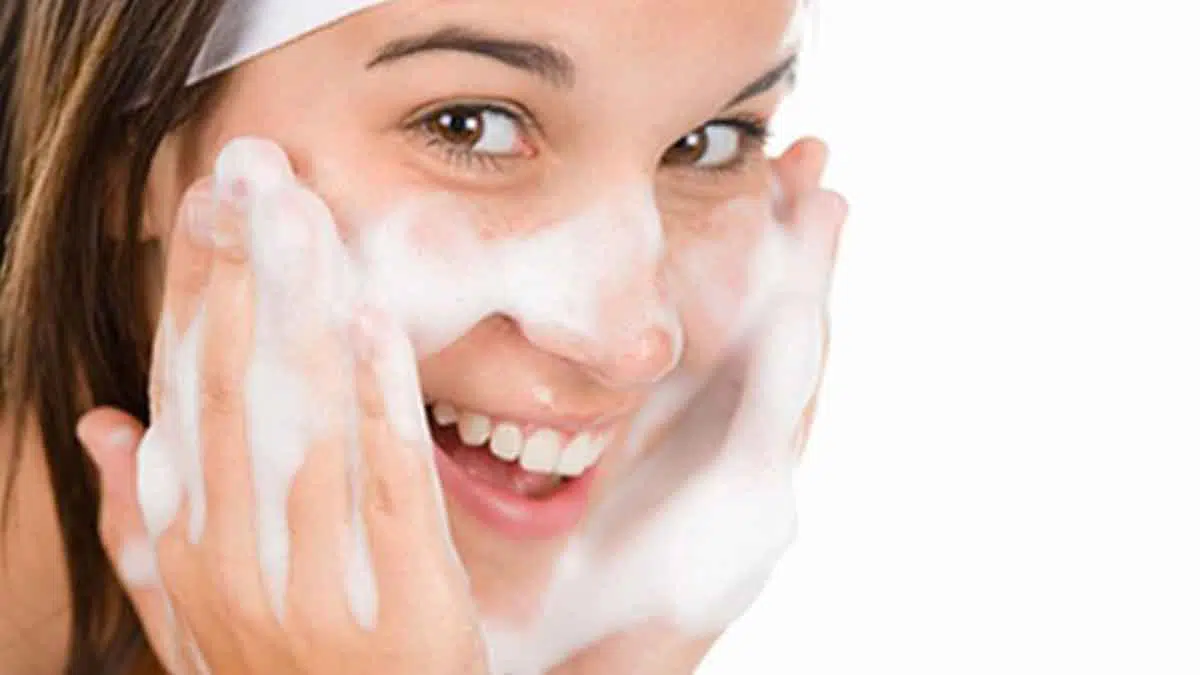 Ingin Wajah Sehat dan Glowing? Lakukan 7 Langkah Detoks Ini