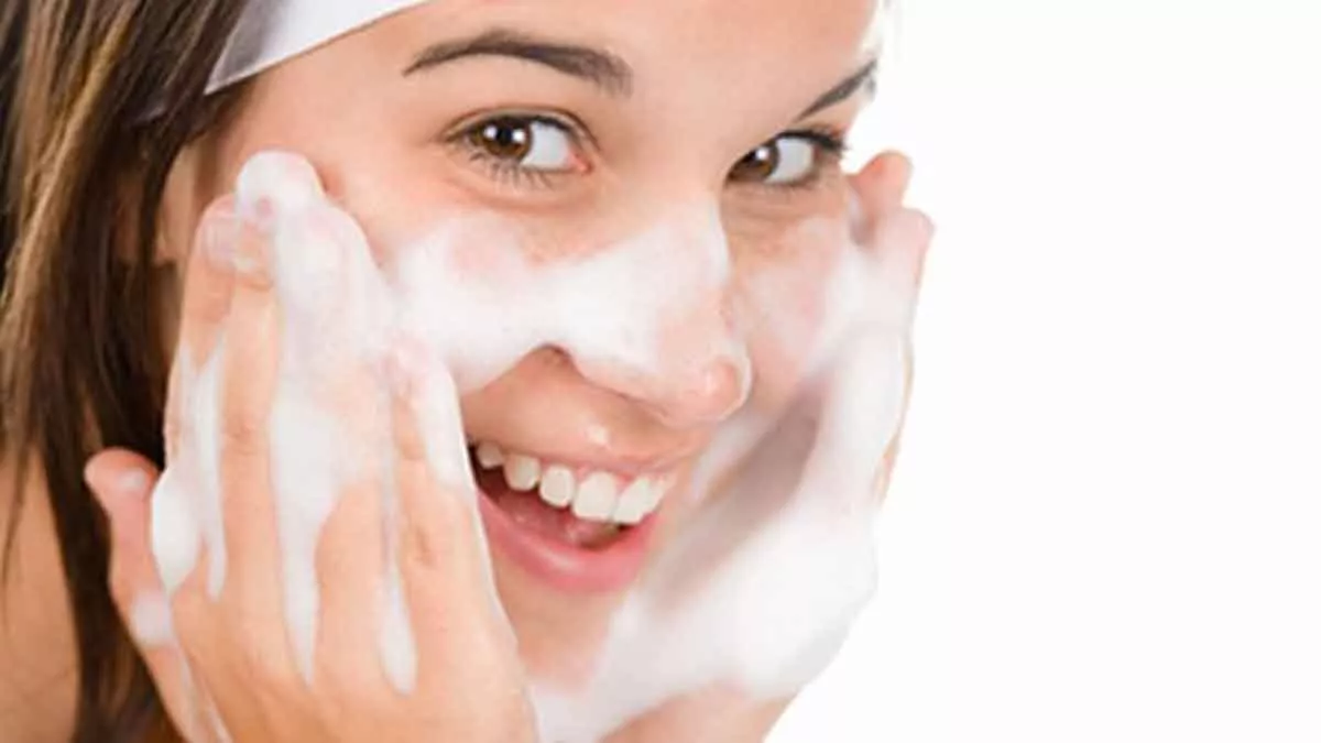 Ingin Wajah Sehat dan Glowing? Lakukan 7 Langkah Detoks Ini
