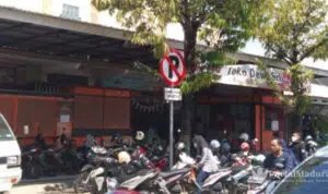 Parkir Sembarangan Marak di Jalan dr Cipto Sumenep