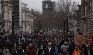 Aksi Protes Menentang Tindakan Covid-19 di London