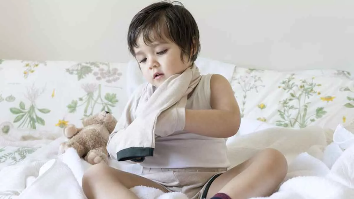 Ajarkan Si Kecil Memakai Baju Sendiri Dengan Mudah