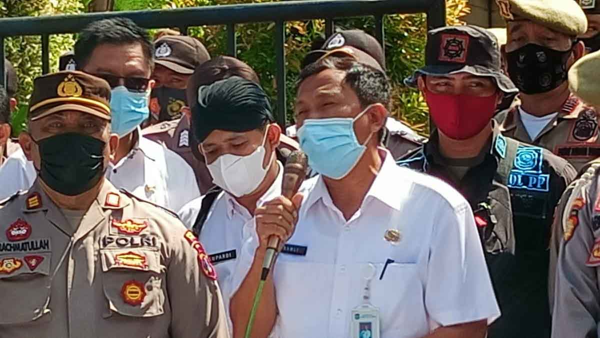 Warga Karduluk Desak Kadis DPMD Sumenep Mundur dari Jabatannya