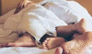 Bolehkah Suami Istri Tidur dalam Keadaan Junub?