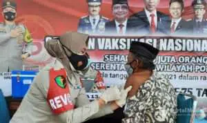 Bupati Sumenep Minta Warga Tak Takut Vaksin