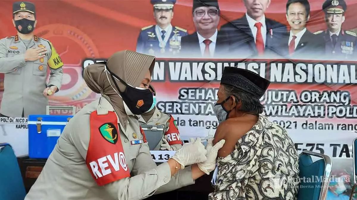 Bupati Sumenep Minta Warga Tak Takut Vaksin