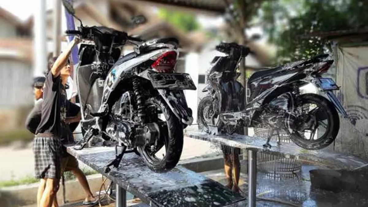 Ingin Bisnis Cuci Motor? Yuk Intip Cara Suksesnya