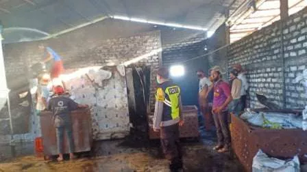 Kerugian Kebakaran Pengeringan Batok Kelapa Capai Rp75 Juta