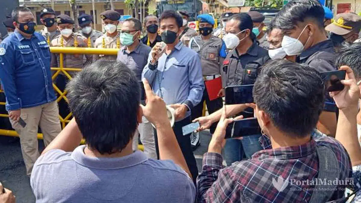 Demo Polres, Keluarga Korban Pencabulan Tuntut Pelaku Cepat Ditangkap