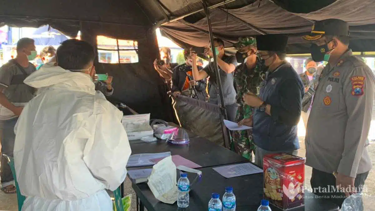 Pamekasan Lakukan Penyekatan dan Rapid Antigen Acak, Tiga Positif Covid-19