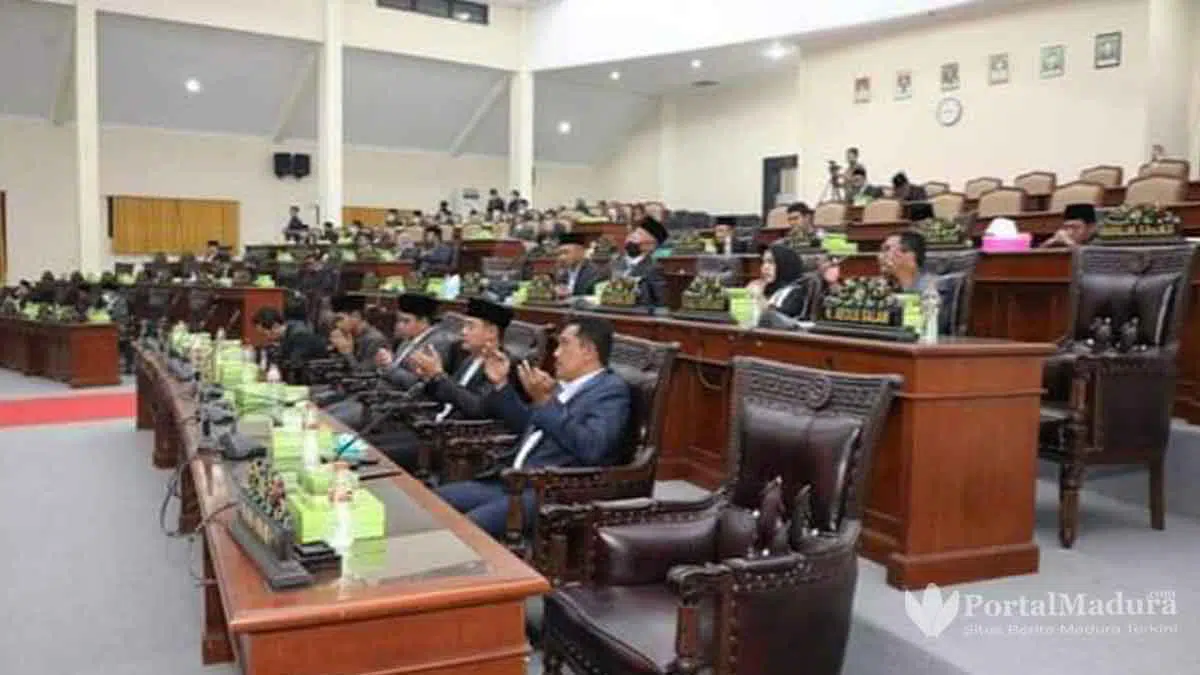 Pandangan Umum Bupati Sampang Terhadap Lima Raperda Inisiatif DPRD