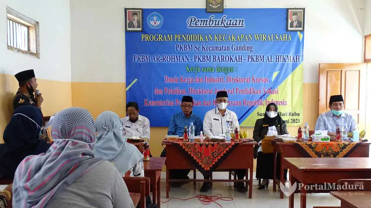 Plt Kadisdik Sumenep Buka Program Pendidikan Kecakapan Wirausaha PKBM se-Ganding