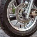 5 Cara Buat Ban Motor Tak Cepat Botak