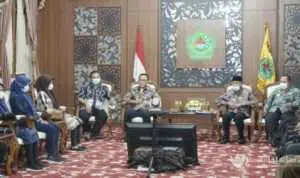 Beri Beasiswa, Mas Tamam Bekali Siswa Calon Praja IPDN di Rumah Dinas