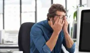 3-Tips-Mencegah-Mata-Lelah-Saat-Seharian-beraktivitas-di-Depan-Komputer