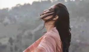 5 Alasan Perempuan Sulung Selalu Nampak Tangguh dan Tegar