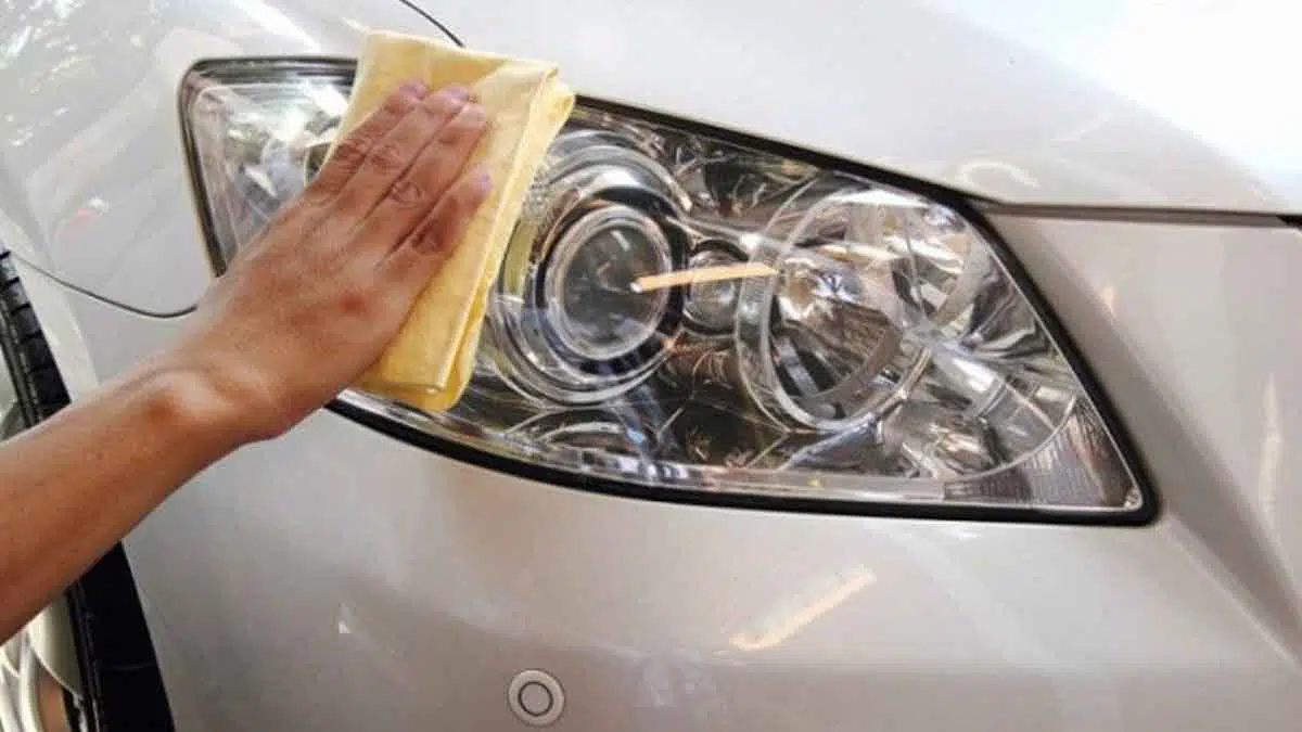 Begini-Cara-Bikin-Reflektor-Lampu-Depan-Mobil-Tetap-Bagus