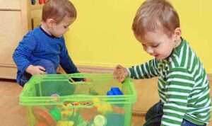7 Cara Ajarkan Anak Agar Rajin Merapikan Mainan