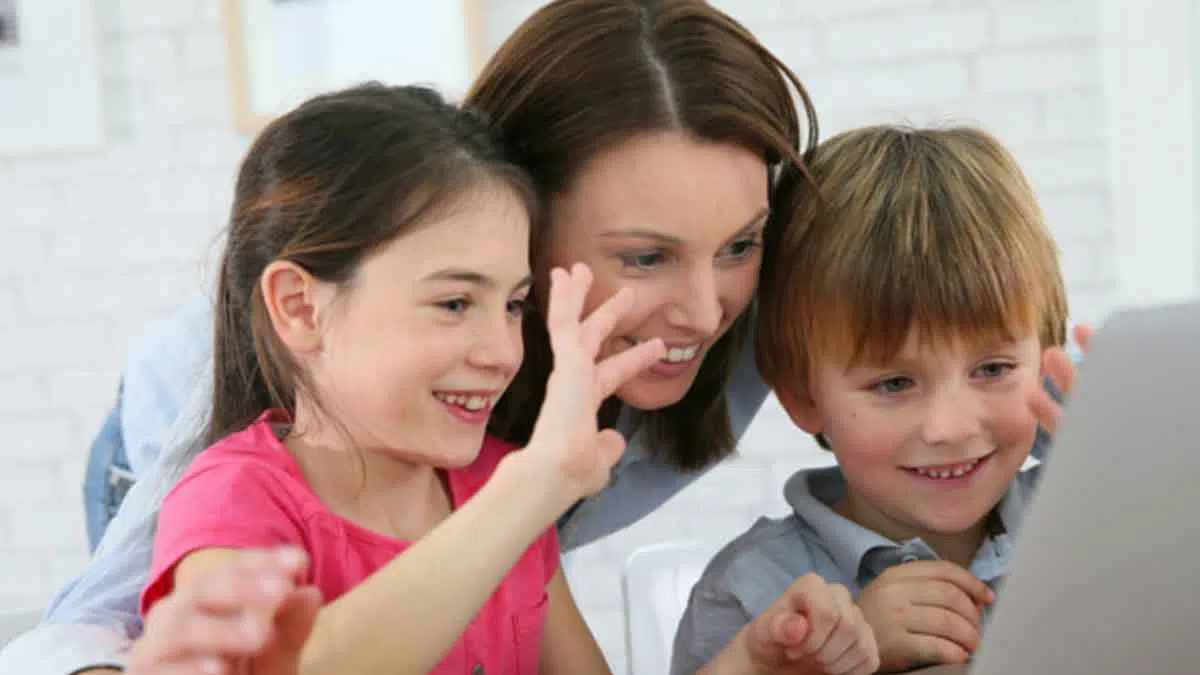 Cara Membimbing Anak Menggunakan Internet Secara Positif