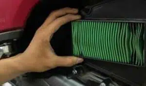 Dampak-Negatif-Jika-Filter-Udara-Motor-Anda-Dibiarkan-Kotor