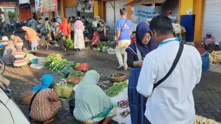 Selama PPKM Darurat, Pengunjung Pasar Sembako di Sumenep Dibatasi 50 Persen