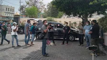 Imbas PPKM Darurat, Persatuan Pedagang “Geruduk” Kantor Satpol PP Bangkalan