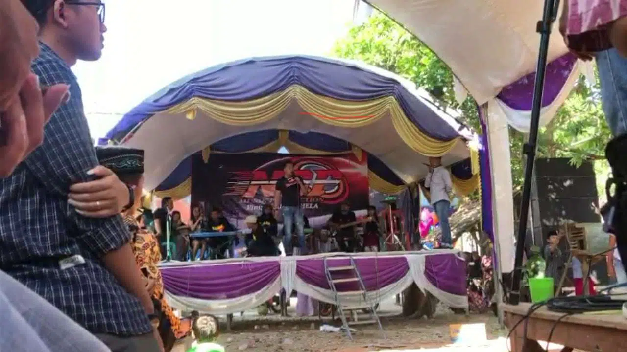 Dangdutan di Tengah PPKM Darurat Jawa -Bali