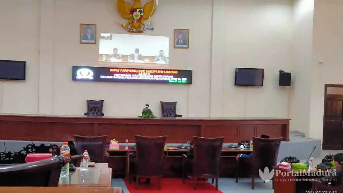 Rapat Paripurna DPRD, Bupati Sampang Sampaikan Nota Penjelasan Pelaksanaan APBD 2020