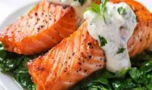 Resep-Salmon-Tumis-Bayam,-Makanan-untuk-Perkuat-Imun
