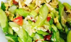 Resep Tumis Mentimun yang Pedas dan Segar