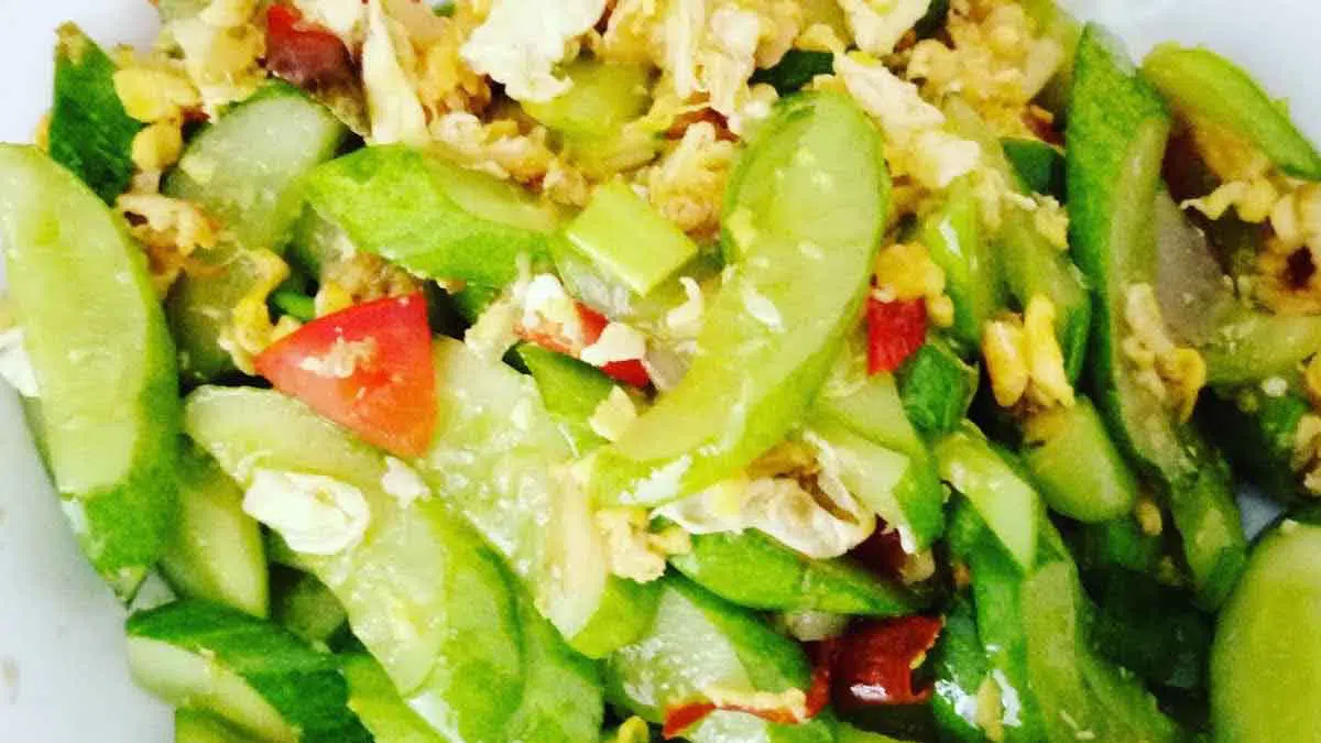 Resep Tumis Mentimun yang Pedas dan Segar
