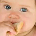 5 Menu Sarapan Sehat untuk Bayi yang Mulai Belajar Makan Sendiri