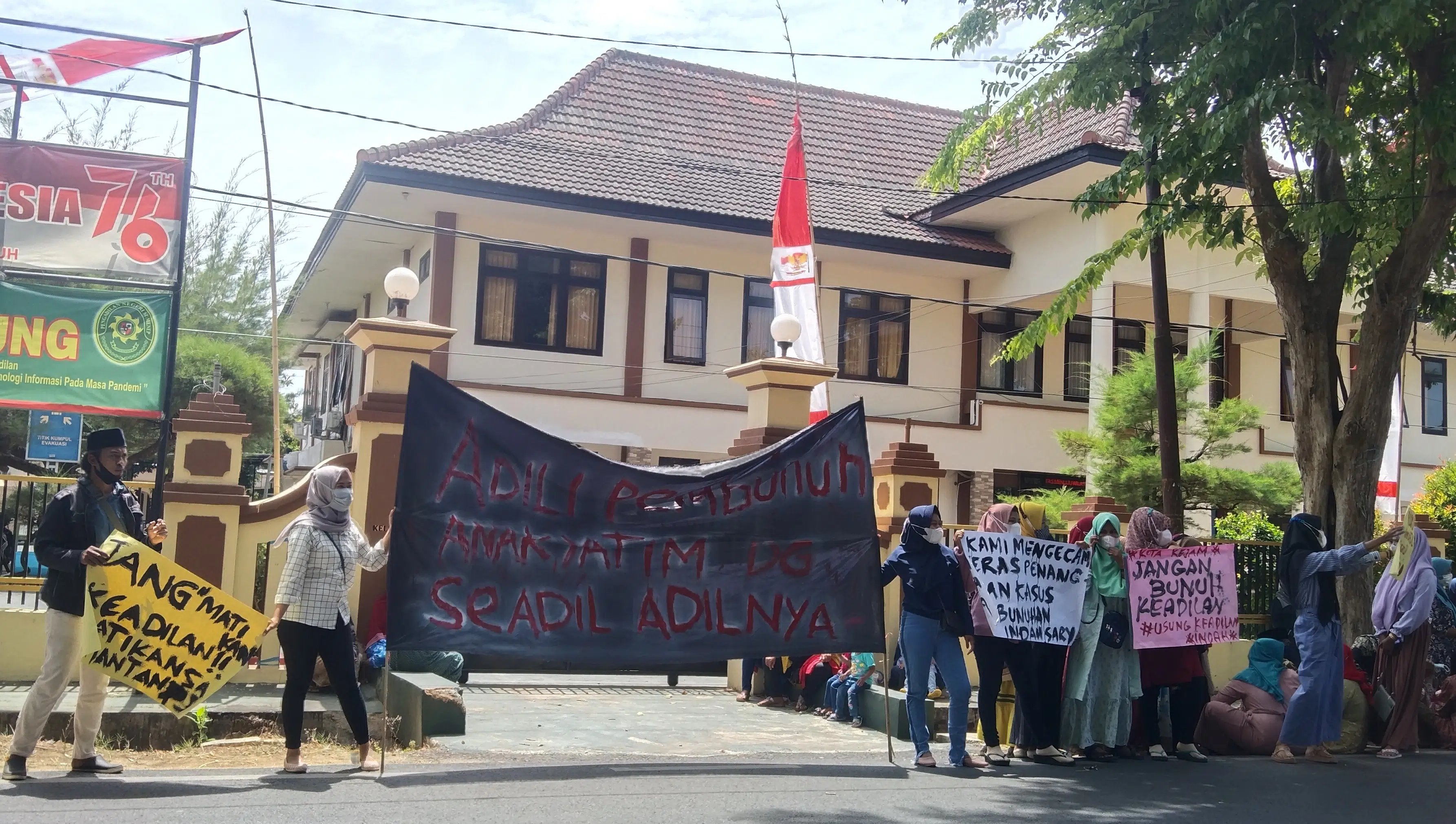 Aksi di PN Sumenep, Adili Pembunuh Anak Yatim