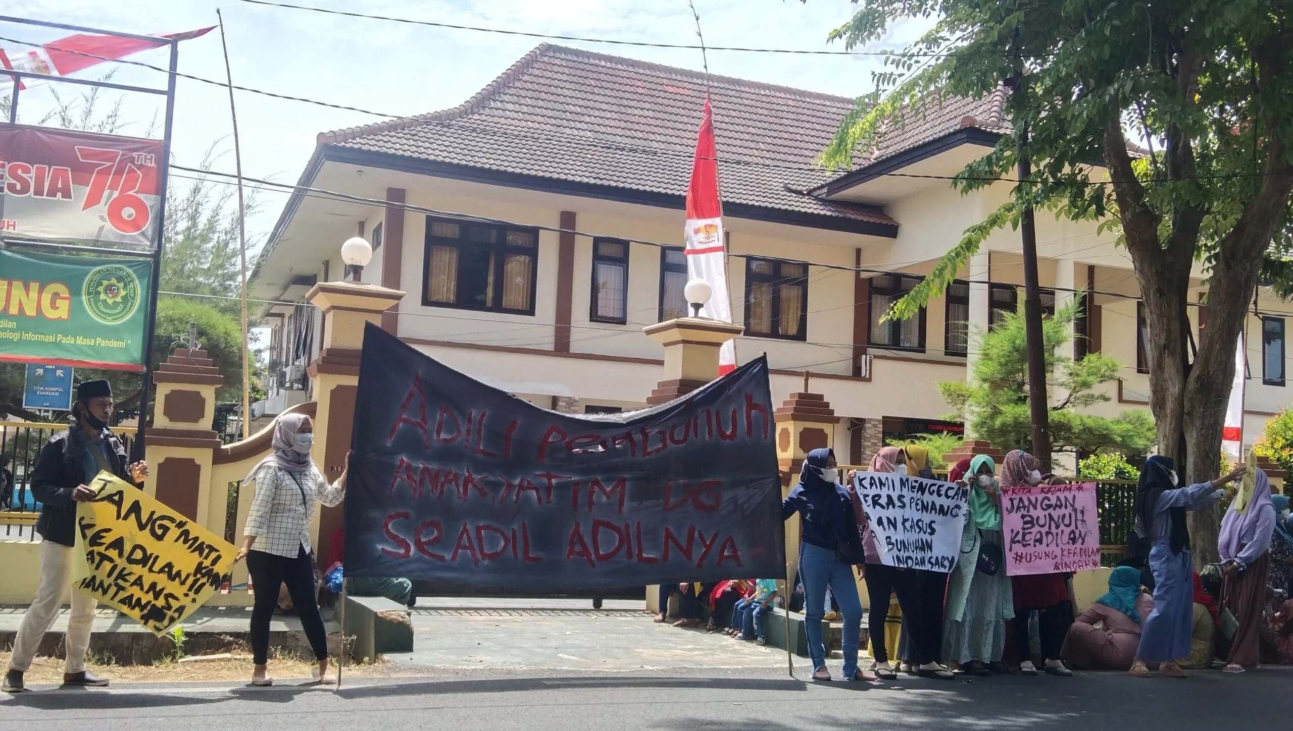 Aksi di PN Sumenep, Adili Pembunuh Anak Yatim