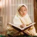 7 Cara Mudah Ajarkan Anak Jadi Hafiz Alquran di Rumah