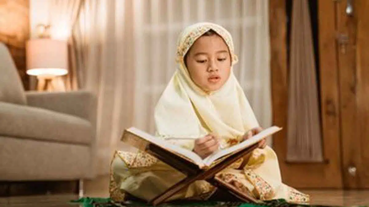 7 Cara Mudah Ajarkan Anak Jadi Hafiz Alquran di Rumah
