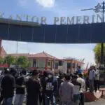 Demo Bupati, Mahasiswa Sumenep Desak Camat Batang-Batang Dicopot