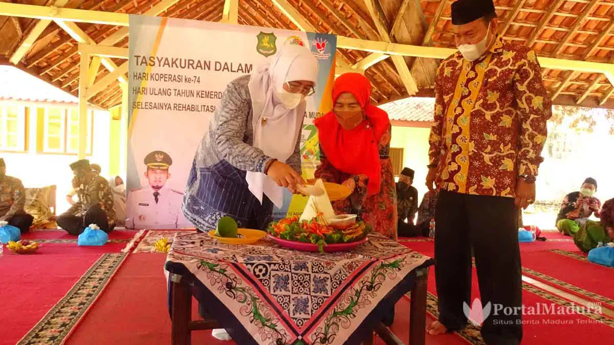 Diskop UM Sumenep Kenalkan Koperasi Sejak Usia Dini