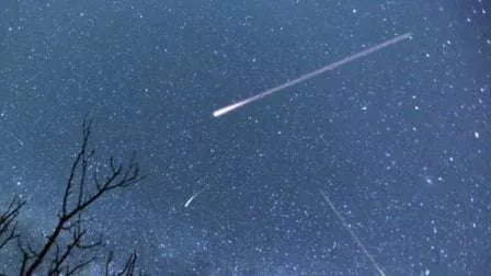 Heboh Cerita Kilatan Cahaya Melintas di Langit Juruan Laok Sumenep
