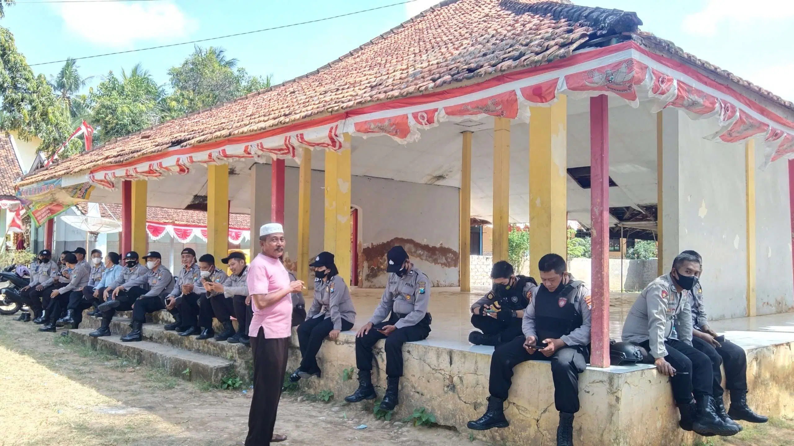 170 Petugas Gabungan Amankan Demo Kantor Camat Batang-Batang