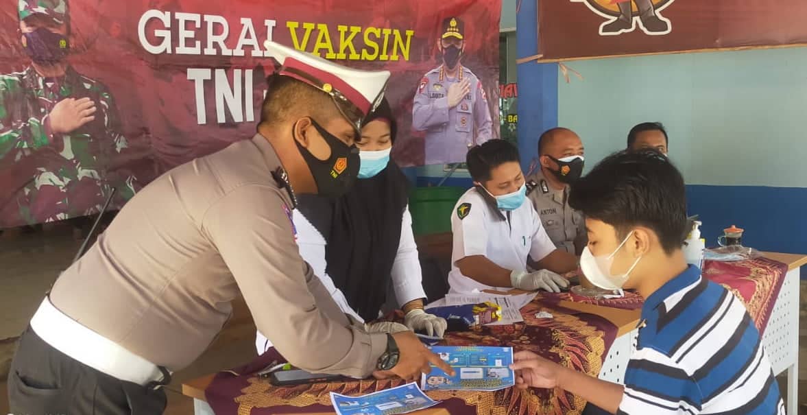 Anak Usia 15 Tahun Datangi Lokasi Vaksinasi Polres Sumenep