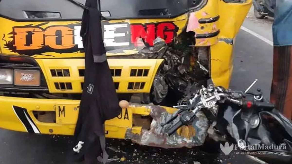 Minibus Vs Vixion Pemotor Tewas di TKP