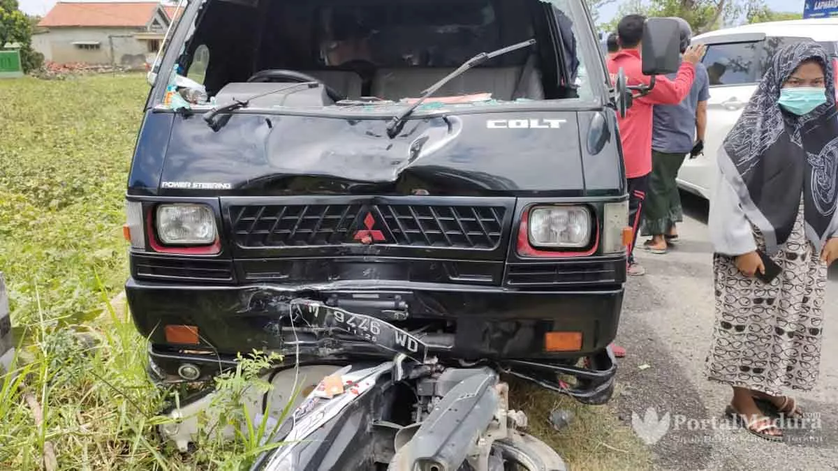 Pikap vs Motor, Korban Laka Lantas Alami Patah Tulang Paha
