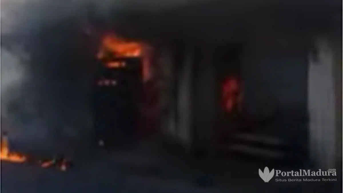 BreakingNews-Pom Mini Selatan Polsek Lenteng Ludes Terbakar