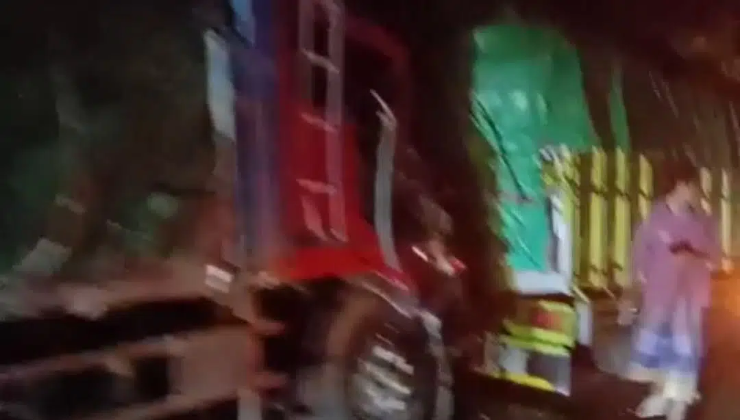Libatkan Truk Tronton, Viral Video Kecelakaan Beruntun di Blega Bangkalan