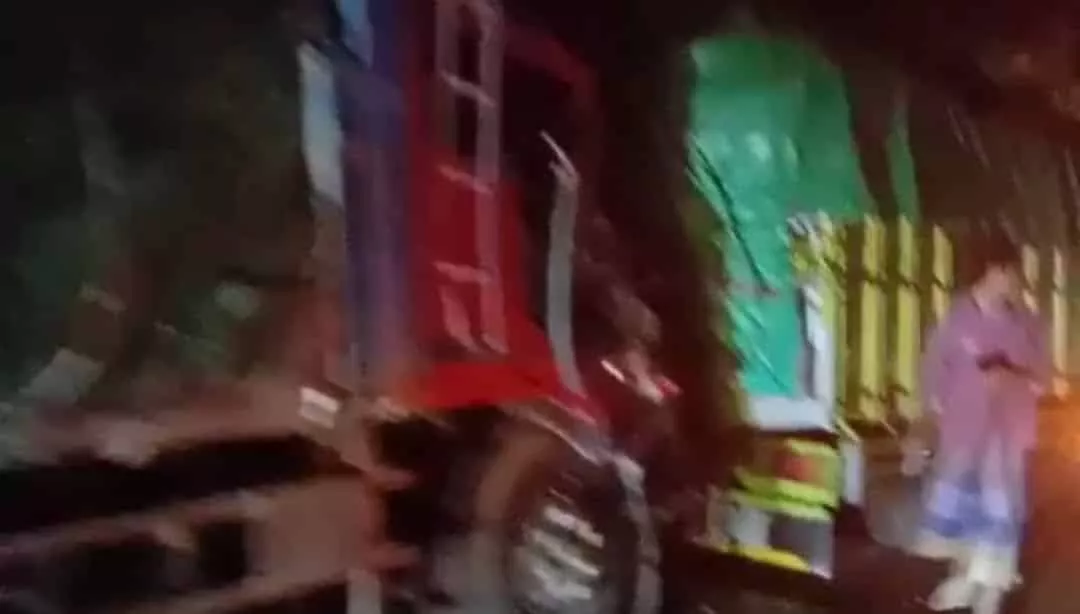 Libatkan Truk Tronton, Viral Video Kecelakaan Beruntun di Blega Bangkalan