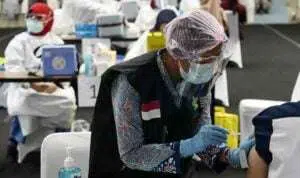 Suplai-Vaksin-Terbatas,-Indonesia-Hanya-Beri-‘booster’-untuk-Tenaga-Kesehatan