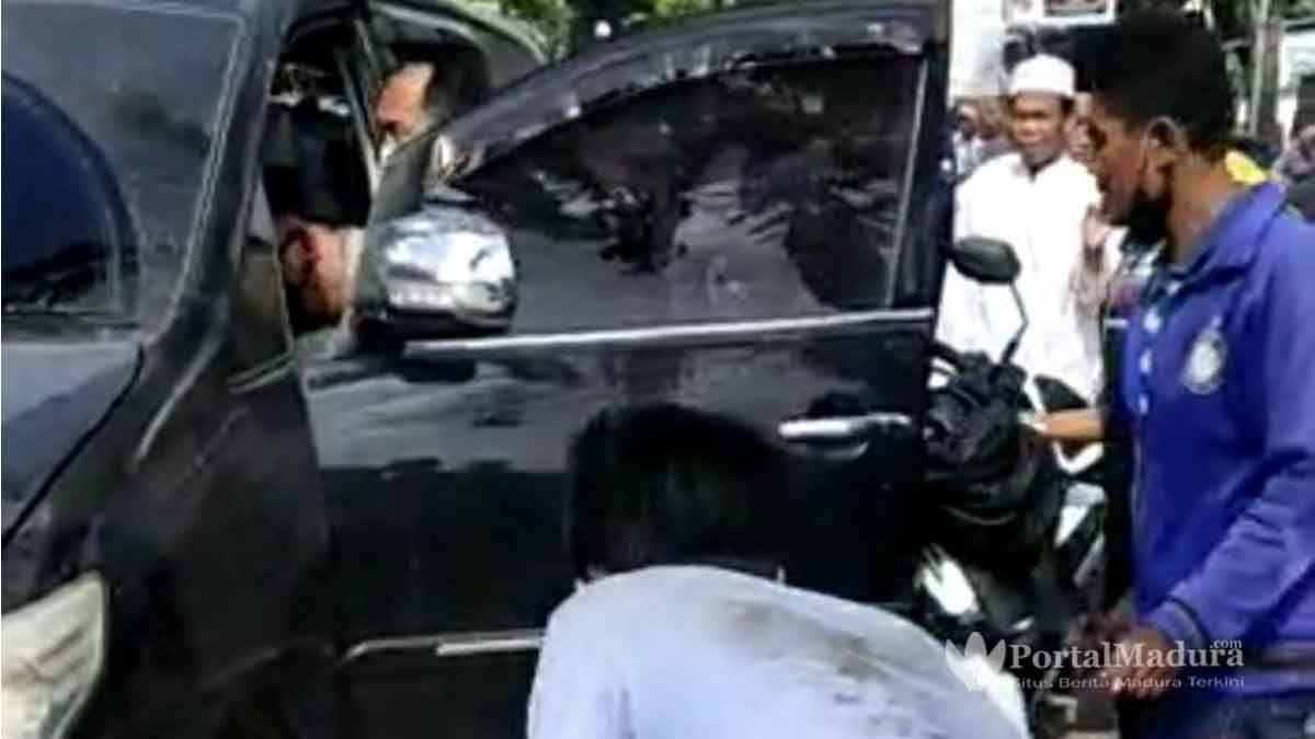 Viral-Insiden-Berdarah-di-Depan-Mapolsek-Ketapang-Sampang