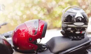 3-Cara-Sederhana-Ini-Bisa-Bikin-Helm-Anda-Tetap-Awet