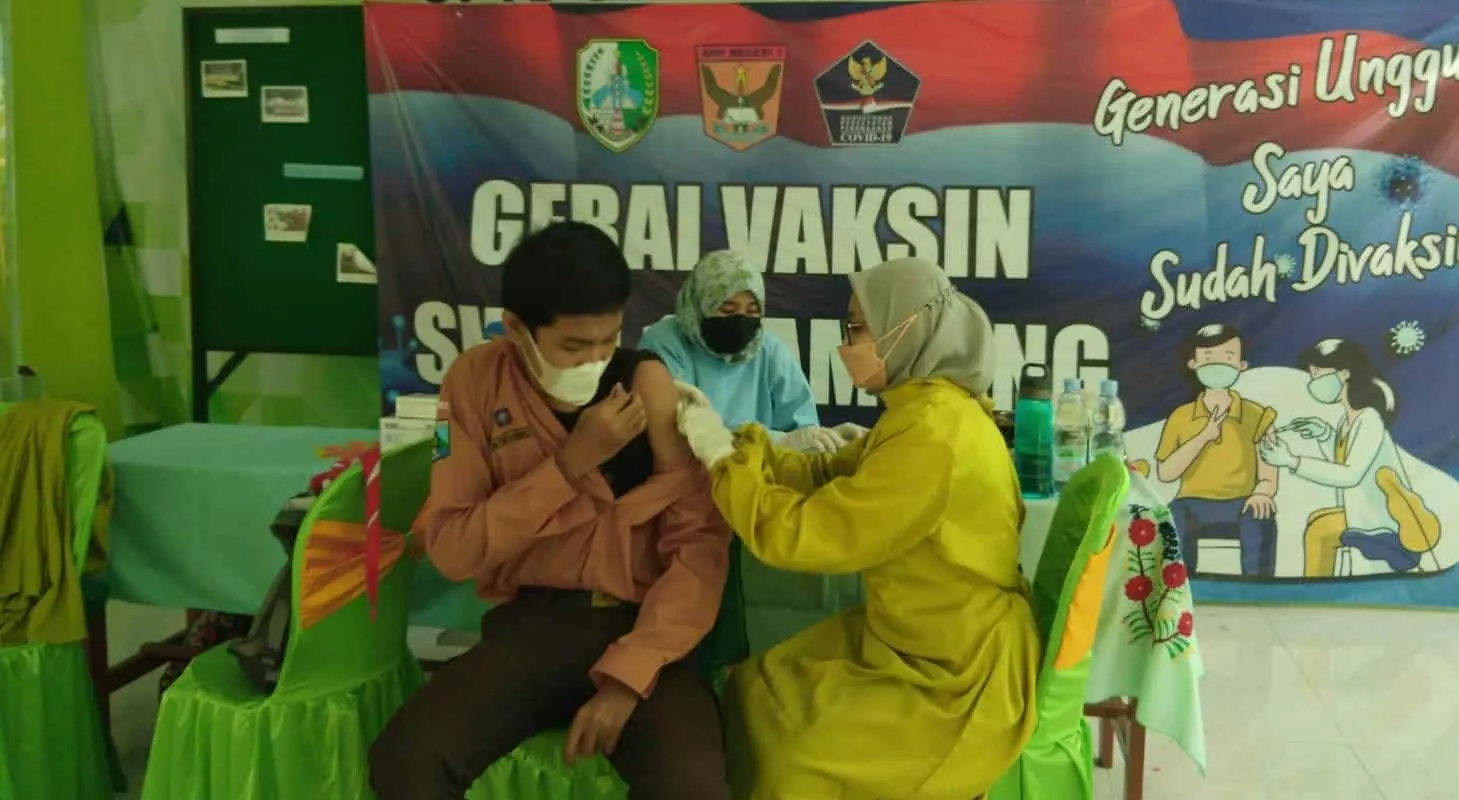 90 Persen Siswa SMPN 1 Sampang Disuntik Vaksin